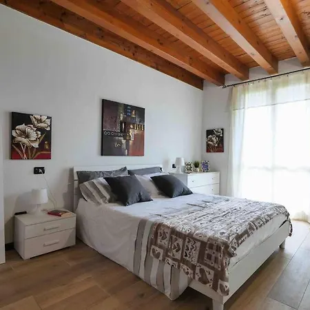 Appartamento Bifocale In Centro Storico Check In 24h Fast Wi-fi Bus 500m Borgo di Terzo