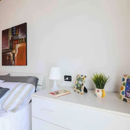 Appartamento Bifocale In Centro Storico Check In 24h Fast Wi-fi Bus 500m
